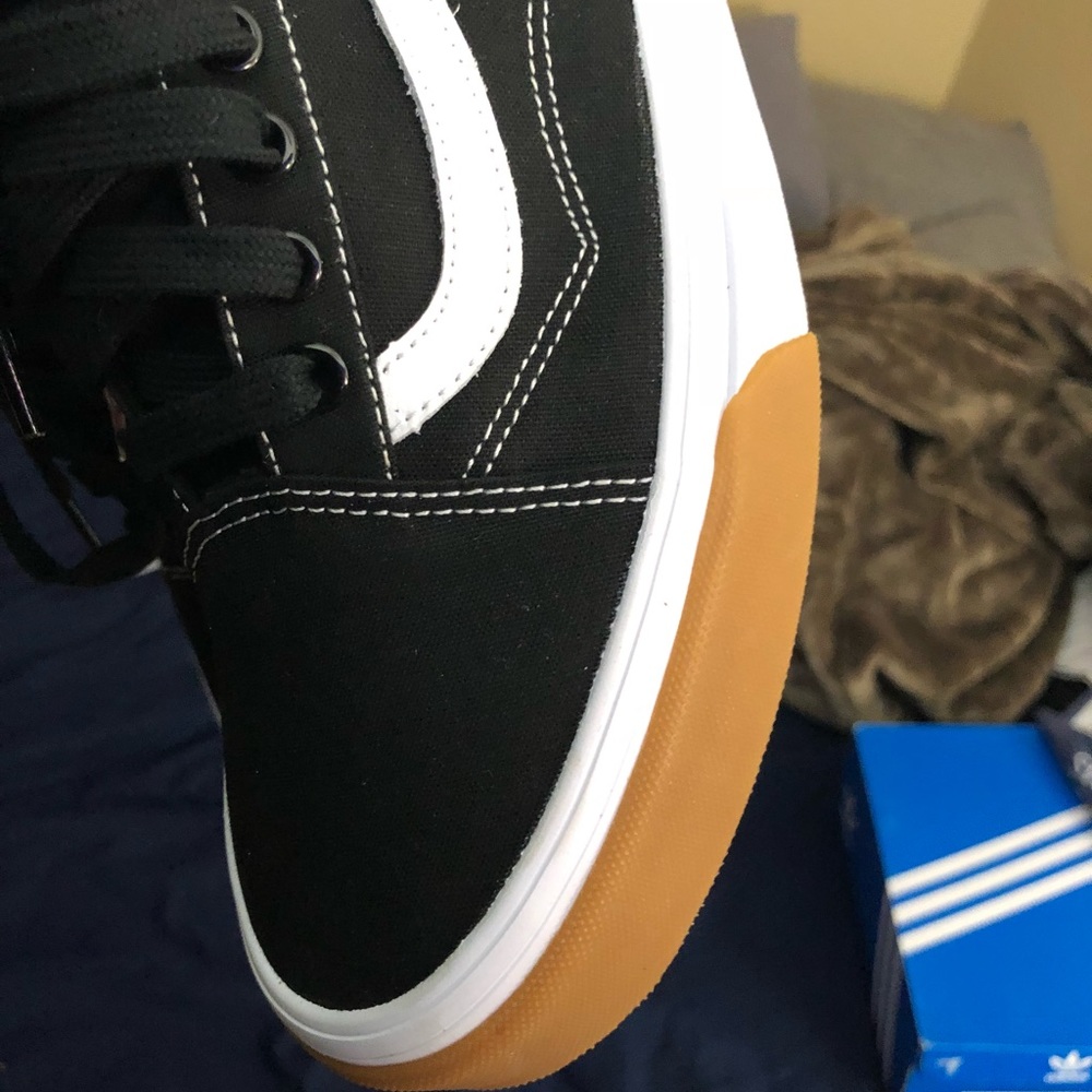 Old school Vans (Gum bumper) - Picture 7 of 8